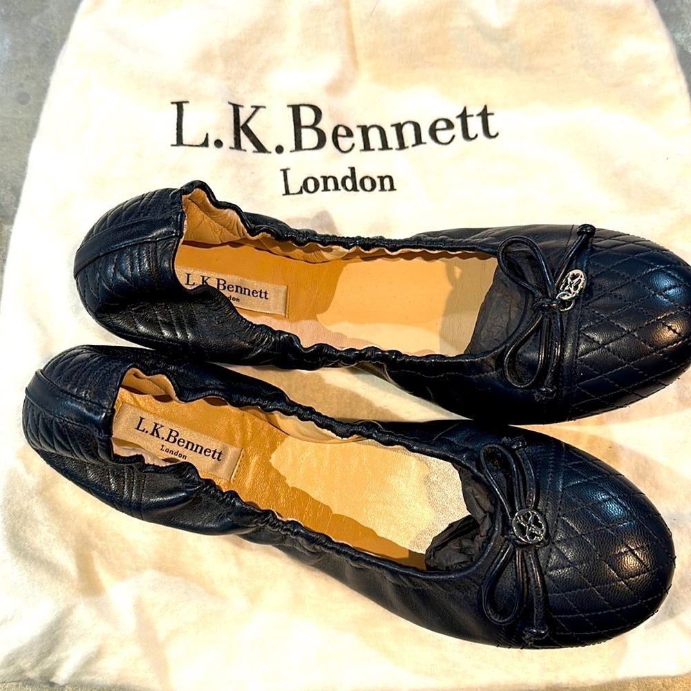 NWOT L. K. Bennett navy ballet flat shoe. Never worn. Size 38 ½.
